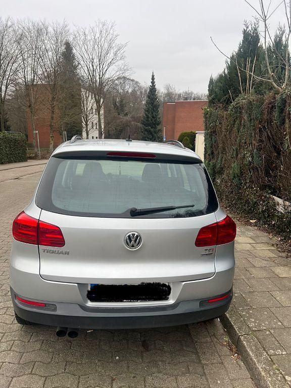 Gebraucht VW Tiguan Trendline 122 PS (89 kW) 2012 Grau SUV
