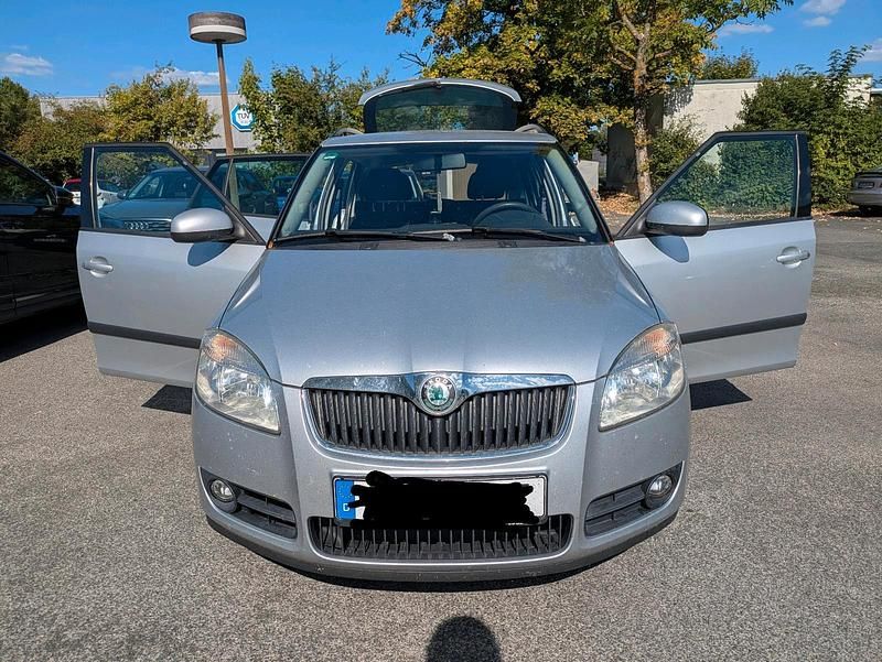 Silber Gebraucht 2009 Skoda Fabia Kombi | 1.800 € (Guter Preis) - Bild 1/4