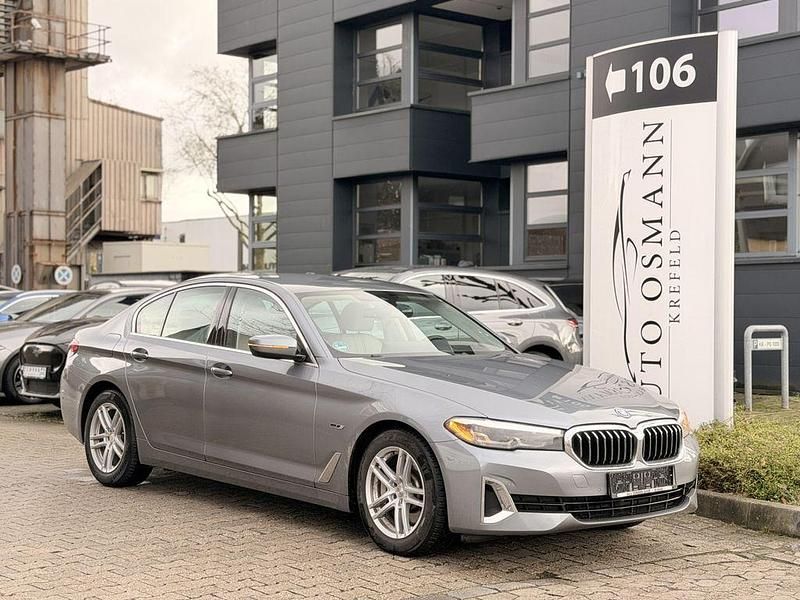 Gebraucht BMW 530e Luxury Line 184 PS (135 kW) 2021 Bluestone metallic Limousine