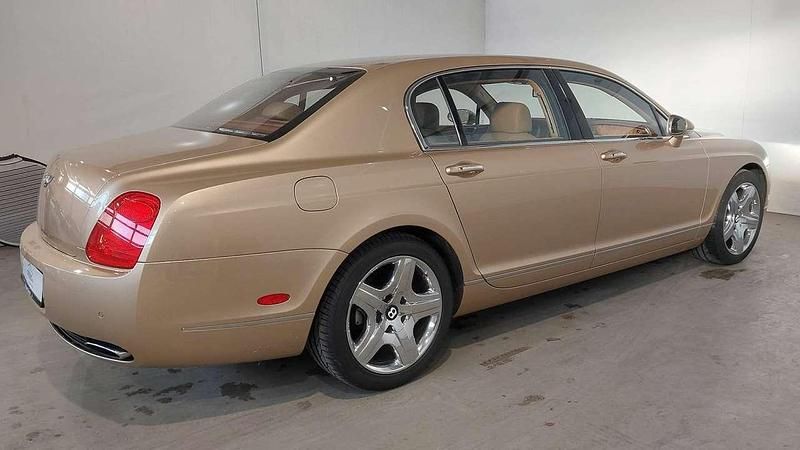 Gebraucht Bentley Continental Flying Spur 559 PS (411 kW) 2006 Gold Limousine