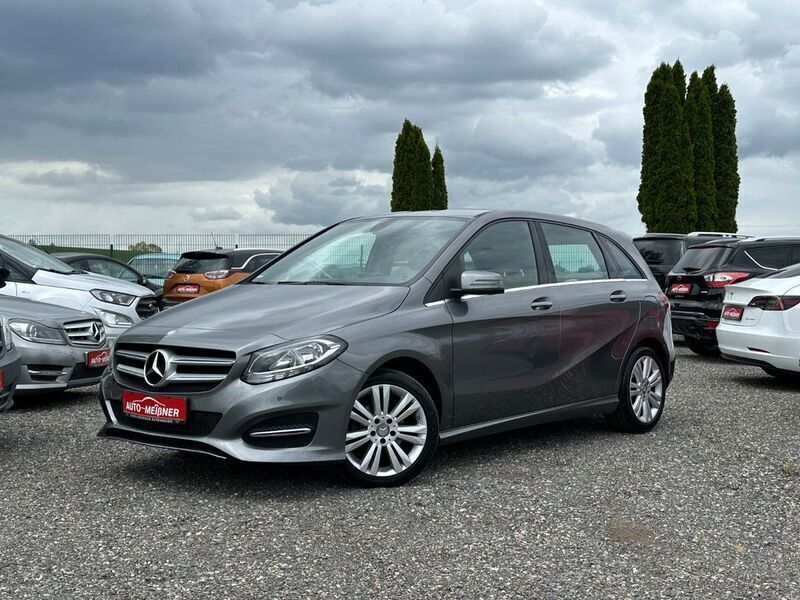 Grau Gebraucht 2016 Mercedes B180 Van / Kleinbus | 12.990 € (Fairer Preis) - Bild 1/4