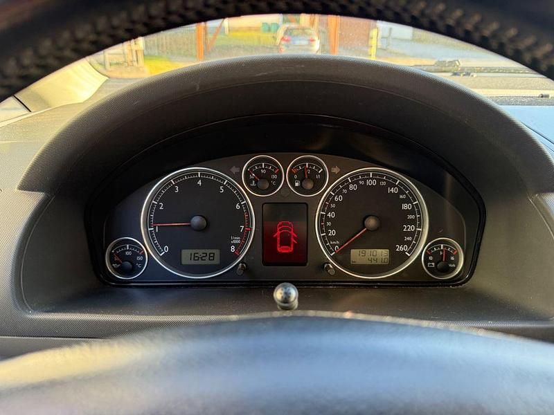 Gebraucht VW Sharan Basis 150 PS (110 kW) 2004 Grau Van / Kleinbus