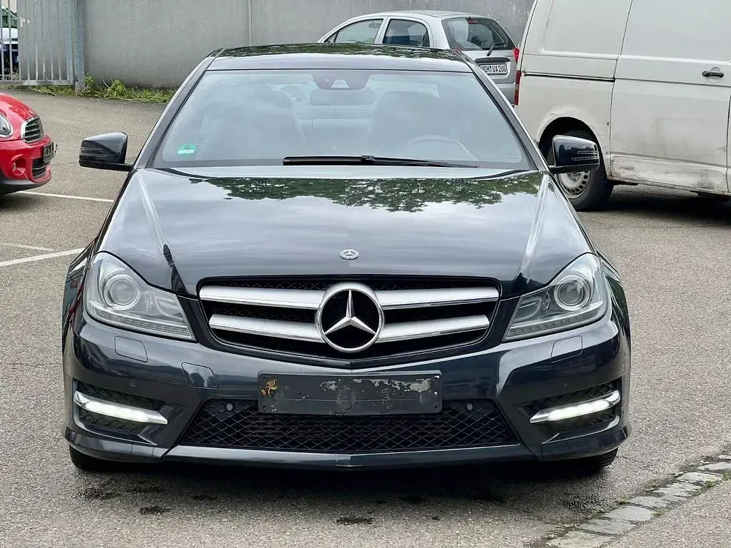 Gebraucht Mercedes C180 156 PS (114 kW) 2011 Schwarz Coupé