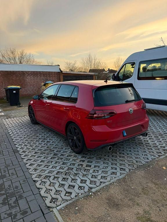 Gebraucht VW Golf VIII GTI 245 PS (180 kW) 2020 Rot Limousine