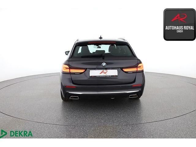 Gebraucht BMW 520 190 PS (139 kW) 2023 Sophistograu Kombi