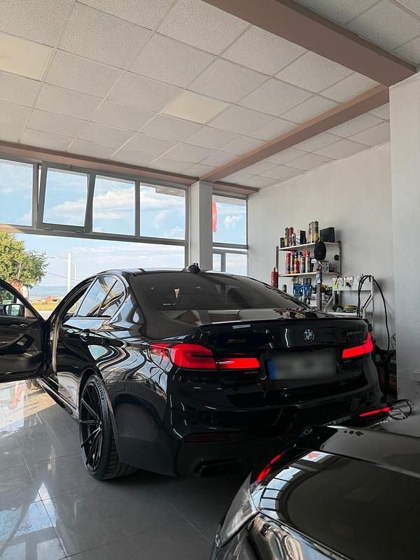 Schwarz Gebraucht 2018 BMW M550 Performance Limousine | 40.999 € - Bild 1/4