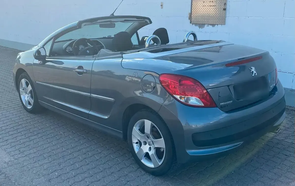 Gebraucht Peugeot 207 CC Filou 120 PS (88 kW) 2010 Grau Cabrio