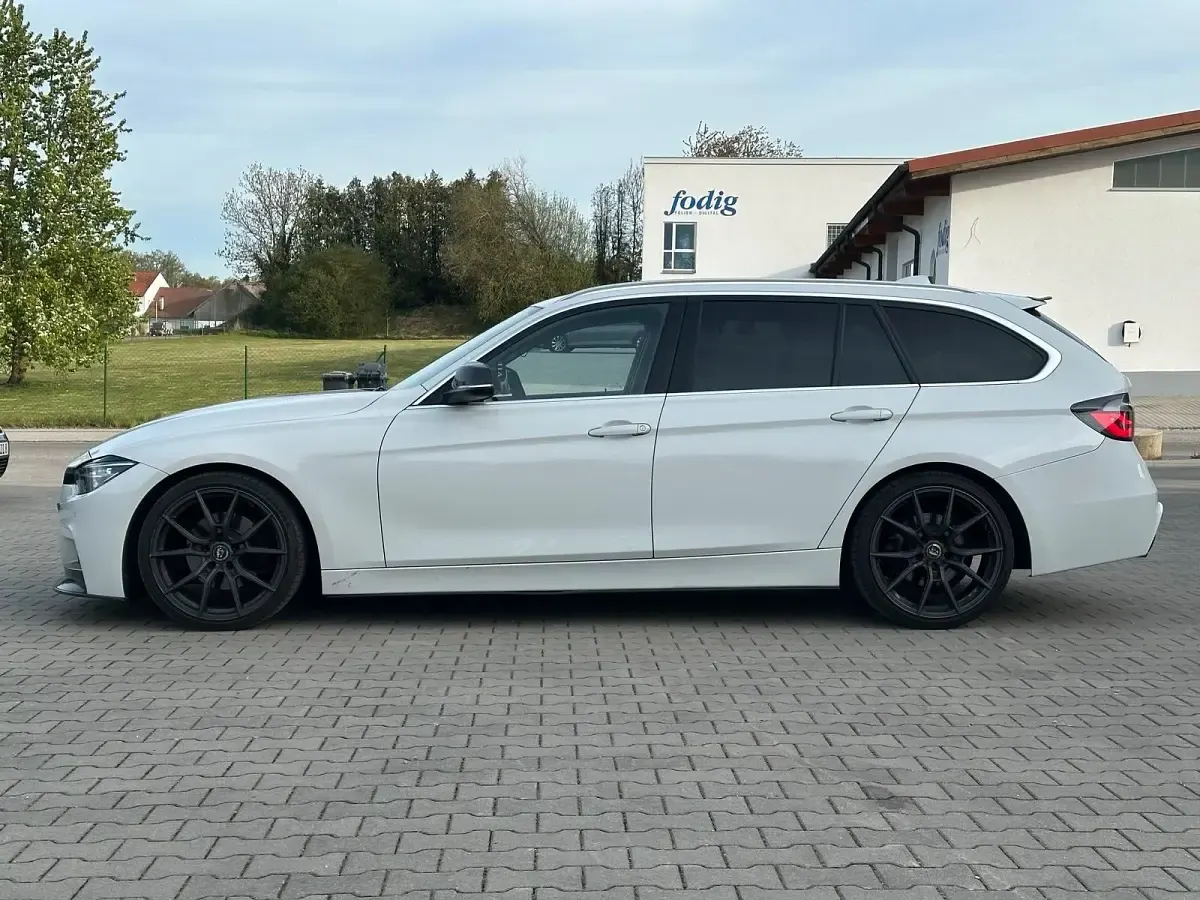 Gebraucht BMW 320 Advantage 190 PS (139 kW) 2017 Weiß Kombi
