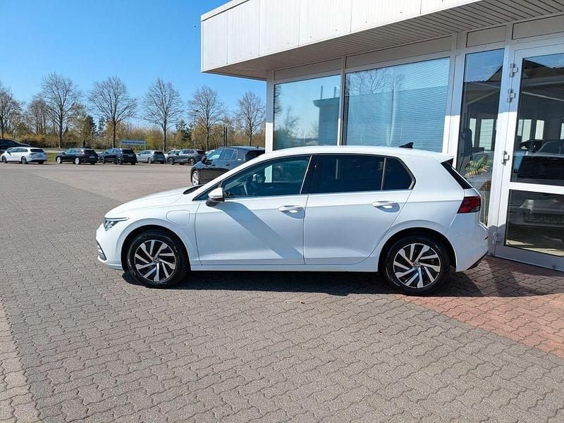 Gebraucht VW Golf VIII Style 150 PS (110 kW) 2022 Weiß Limousine