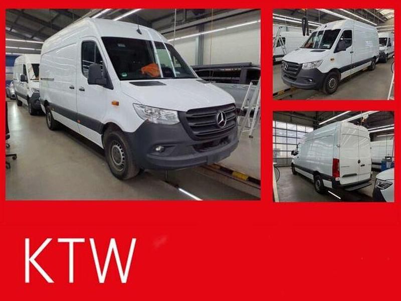 Gebraucht Mercedes Sprinter 170 PS (125 kW) 2024 Arktikweiss Van