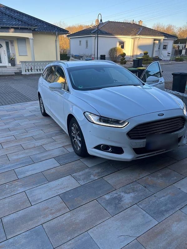 Gebraucht Ford Mondeo Titanium 150 PS (110 kW) 2015 Weiß Kombi