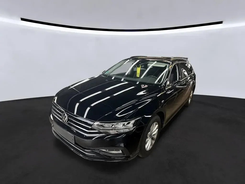 Gebraucht VW Passat Business 150 PS (110 kW) 2023 Deep black perleffekt Kombi