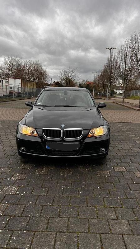 Gebraucht BMW 318 143 PS (105 kW) 2007 Schwarz Limousine