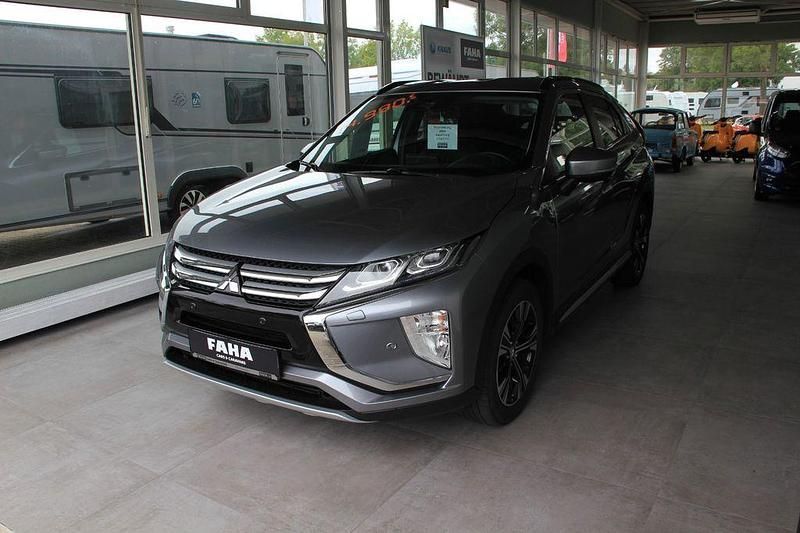 Grau Gebraucht 2018 Mitsubishi Eclipse Cross Edition SUV | 13.990 € (Fairer Preis) - Bild 1/4