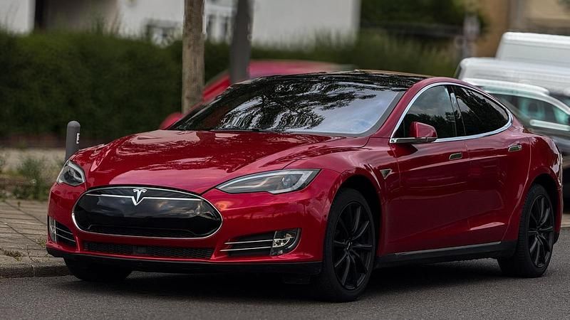 Gebraucht Tesla Model S 269 kW (367 PS) 2014 Rot Kleinwagen