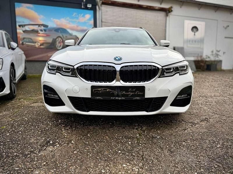 Gebraucht BMW 320e M Sport 163 PS (119 kW) 2022 Alpinweiss iii Kombi