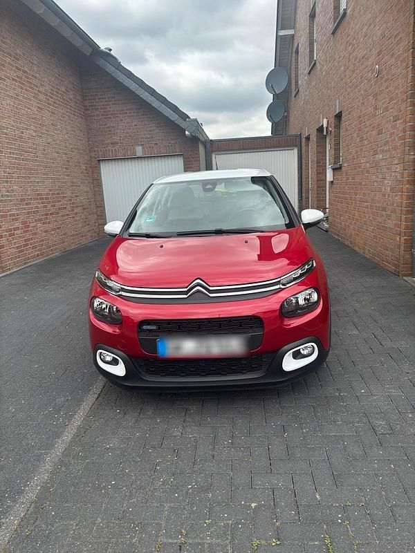 Rot Gebraucht 2018 Citroën C3 Kleinwagen | 9.200 € (Fairer Preis) - Bild 1/4