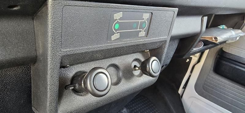 Usado VW Multivan 69 HP (50 kW) 1986 Branco Monovolume