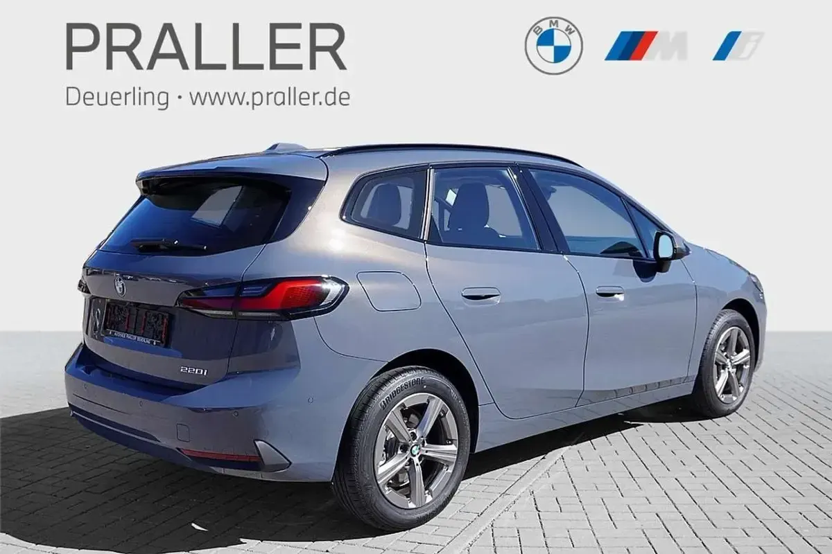 Gebraucht BMW 220 Active Tourer 170 PS (125 kW) 2025 Sparkling kupfergrau Van / Kleinbus