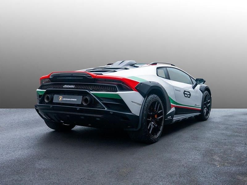 Gebraucht Lamborghini Huracán 610 PS (448 kW) 2024 Bianco monocerus Coupé