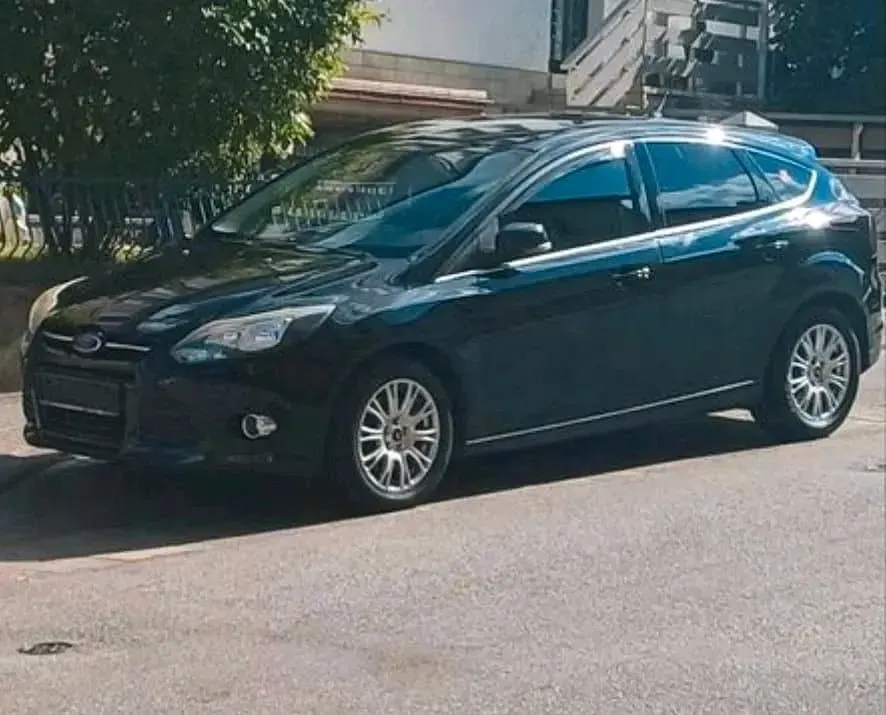 Gebraucht Ford Focus 150 PS (110 kW) 2012 Schwarz Kleinwagen