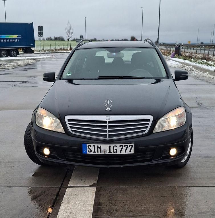 Schwarz Gebraucht 2009 Mercedes C200 Limousine | 6.100 € (Etwas zu teuer) - Bild 1/4