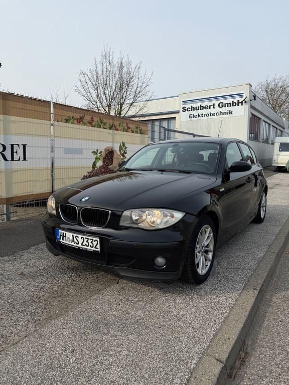 Gebraucht BMW 118 122 PS (89 kW) 2007 Schwarz Kleinwagen