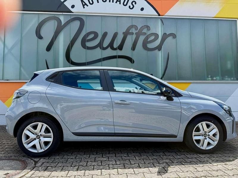 Neu Renault Clio V Evolution 91 PS (66 kW) 2025 Grau Limousine