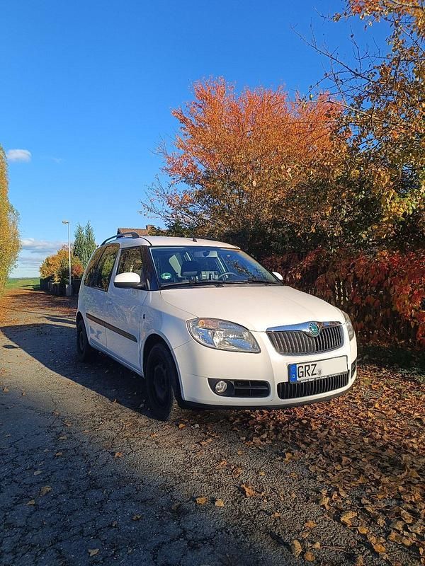 Weiß Gebraucht 2009 Skoda Roomster Kombi | 1.500 € (Superpreis) - Bild 1/4