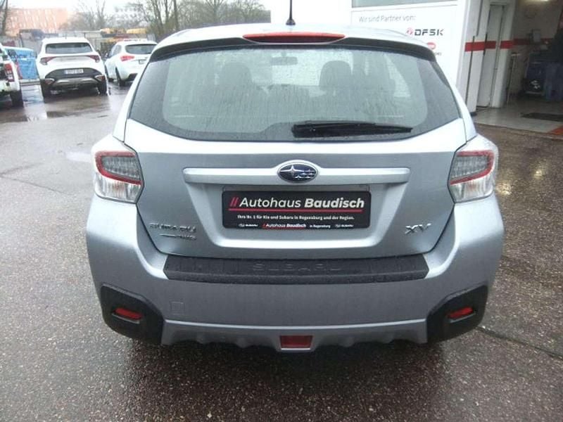 Gebraucht Subaru XV Trend 114 PS (83 kW) 2017 Ice silver metallic SUV