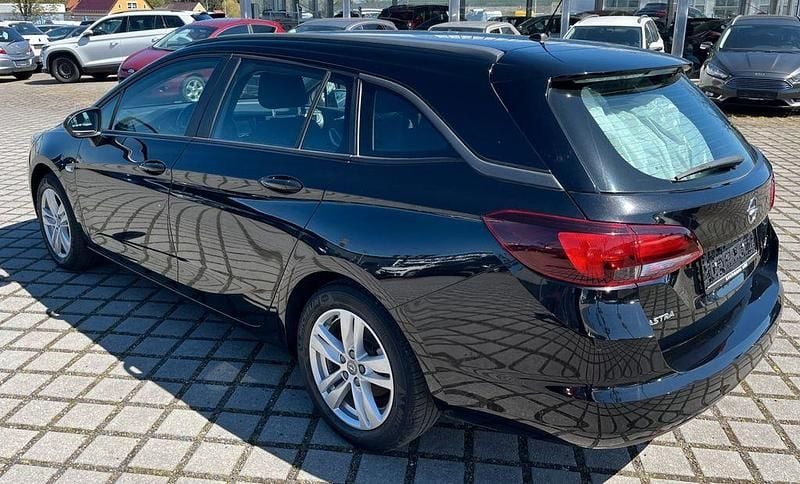Second-hand Opel Astra Edition 150 CP (110 kW) 2017 Negru Break