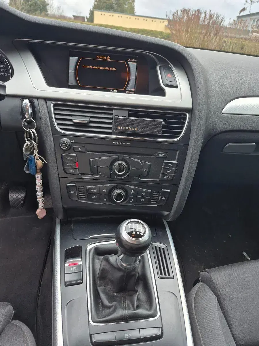 Gebraucht Audi A4 160 PS (117 kW) 2010 Grau Kombi