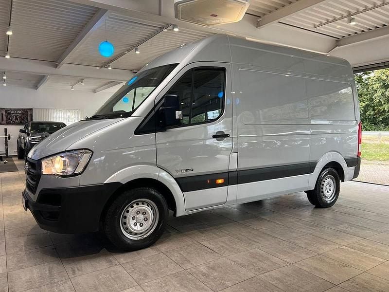 Silber Gebraucht 2016 Hyundai H 350 Van | 15.990 € (Fairer Preis) - Bild 1/4