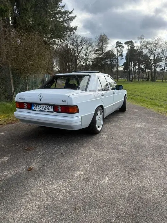 Gebraucht Mercedes 190 109 PS (80 kW) 1992 Weiß Limousine