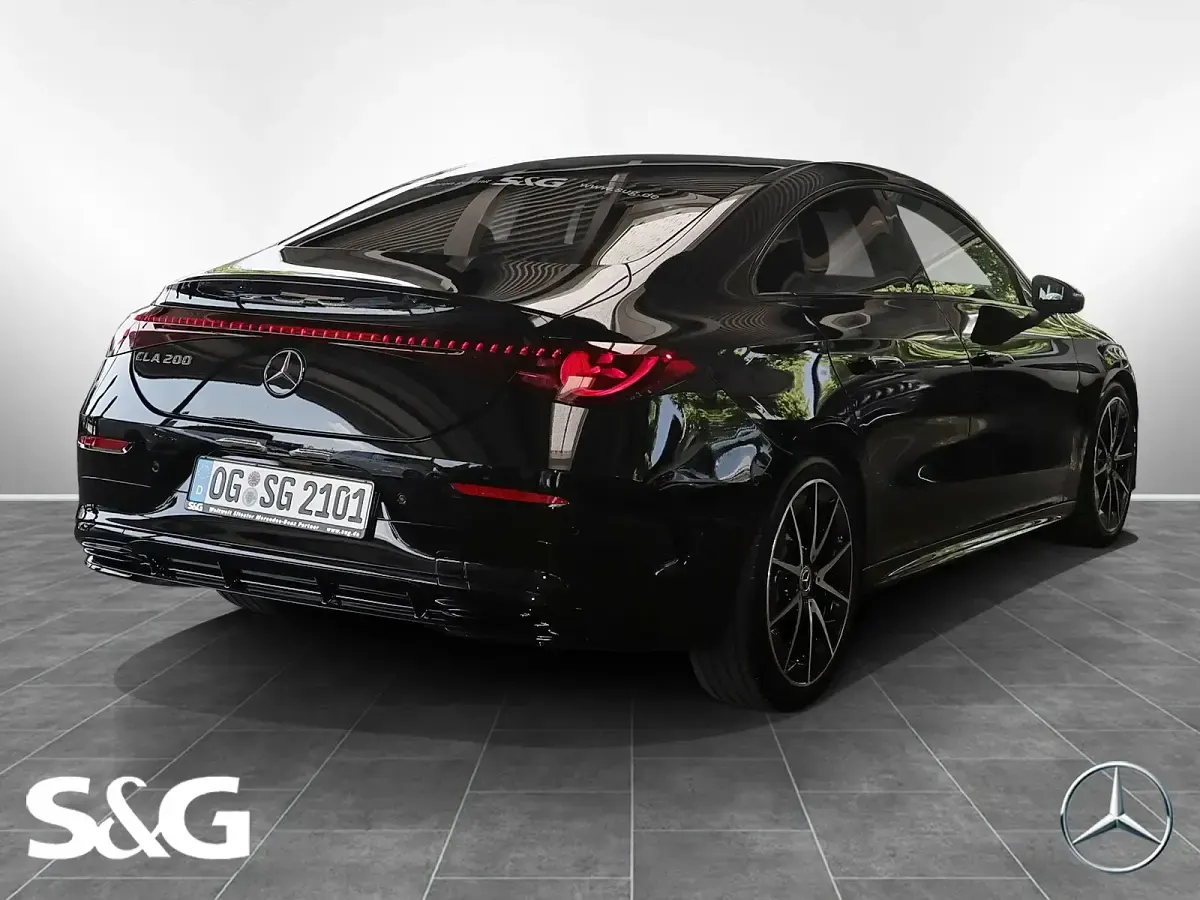 Gebraucht Mercedes CLA200 AMG 163 PS (119 kW) 2026 Metalliclack kosmosschwarz Coupé
