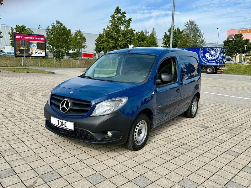 Blau Gebraucht 2015 Mercedes Citan 108 Van / Kleinbus | 7.900 € (Guter Preis) - Bild 1/4