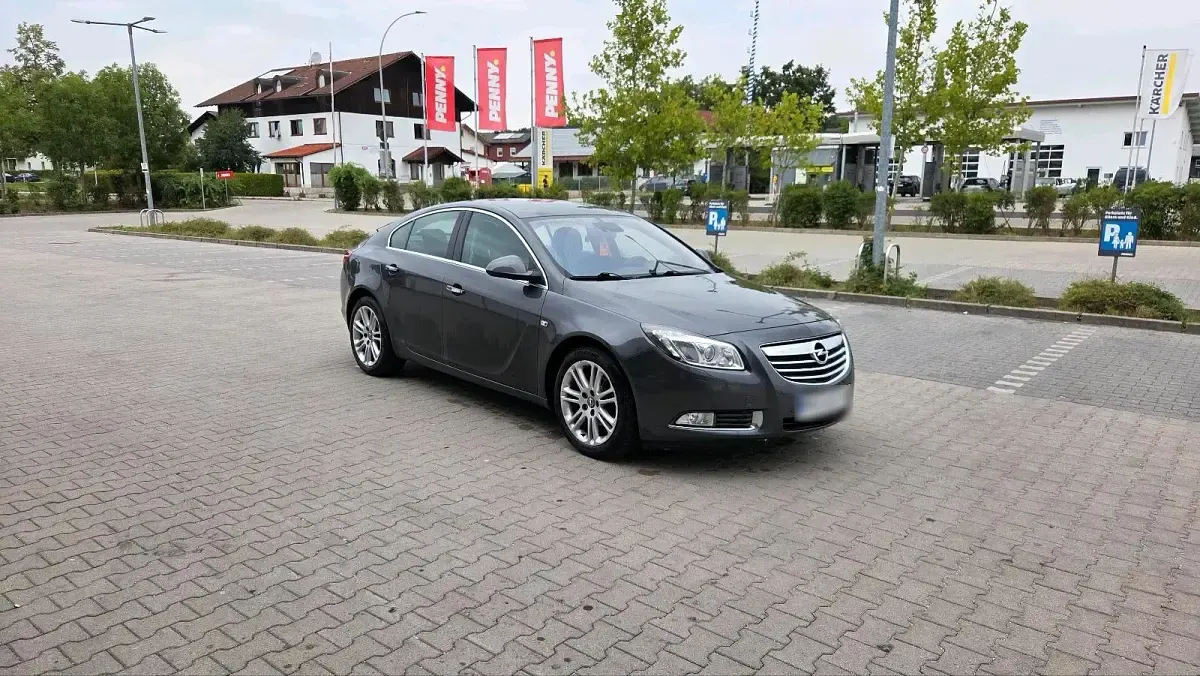 Gebraucht Opel Insignia 163 PS (119 kW) 2011 Grau Limousine