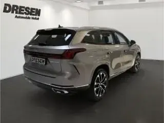 Neu MG MGS9 Comfort 299 PS (219 kW) 2026 Silber SUV