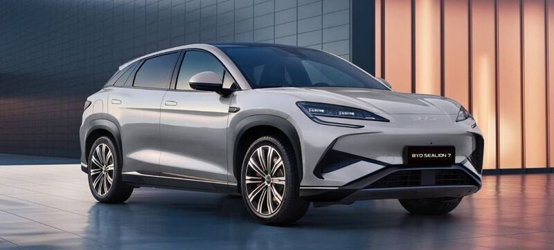 Neu BYD Sealion 7 230 kW (313 PS) 2025 Silber SUV