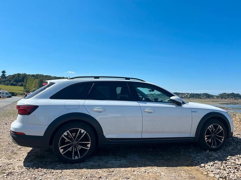 Weiß Gebraucht 2018 Audi A4 Allroad Kombi | 20.500 € (Etwas zu teuer) - Bild 1/4