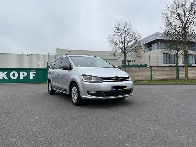 Gebraucht VW Sharan Trendline 140 PS (102 kW) 2010 Silber Van / Kleinbus