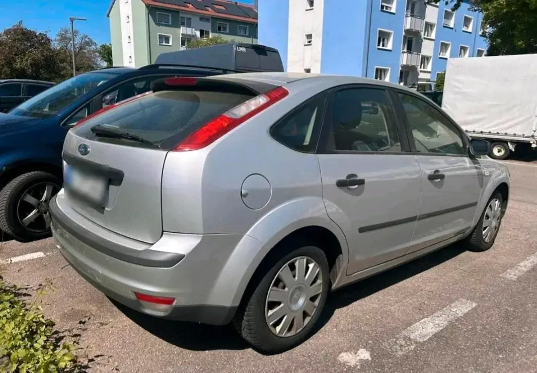 Gebraucht Ford Focus 100 PS (73 kW) 2007 Silber Kleinwagen