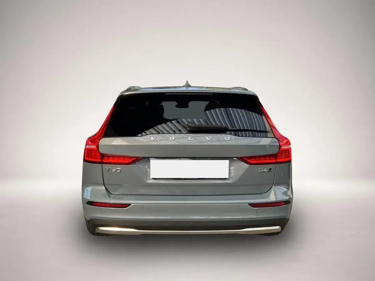Gebraucht Volvo V60 CC Plus 197 PS (144 kW) 2023 Manufacturer Kombi