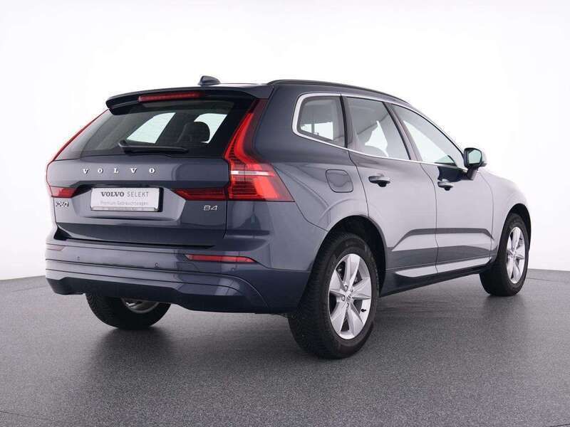 Gebraucht Volvo XC60 Core 197 PS (144 kW) 2023 Denimblau metallic SUV