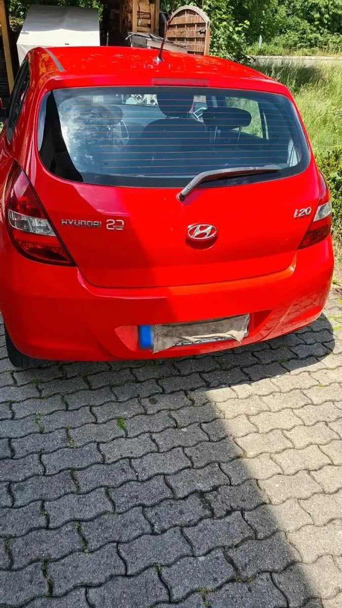 Gebraucht Hyundai i20 78 PS (57 kW) 2011 Rot Kleinwagen