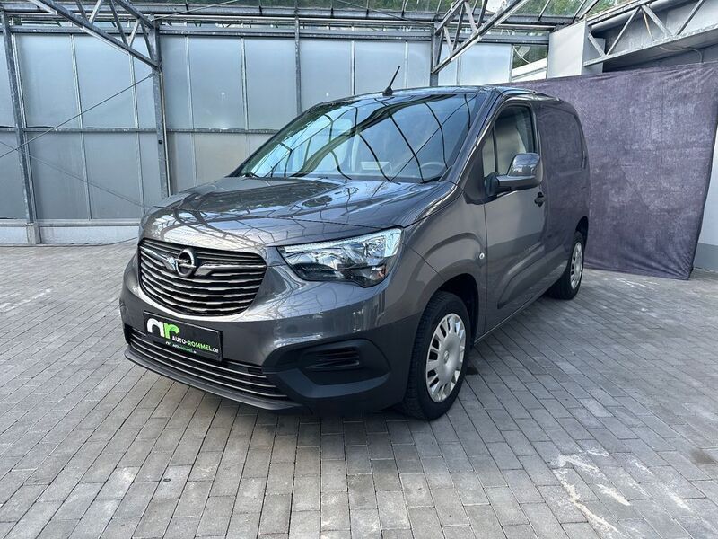 Mondstein grau Gebraucht 2019 Opel Combo Edition Van / Kleinbus | 14.989 € (Fairer Preis) - Bild 1/4