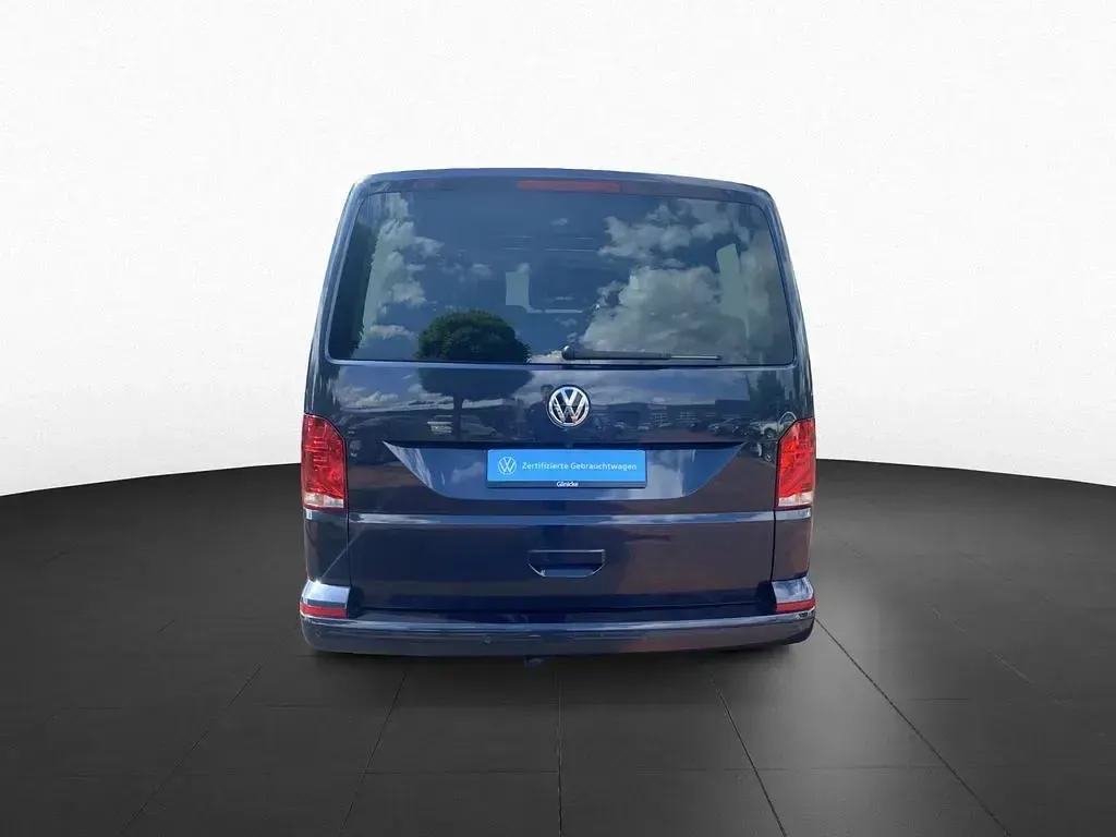 Gebraucht VW Multivan Comfortline 204 PS (150 kW) 2023 Blau Van / Kleinbus