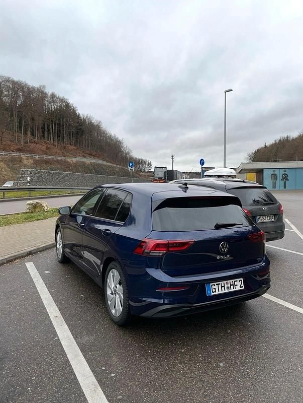 Gebraucht VW Golf VII United 150 PS (110 kW) 2021 Blau Kleinwagen