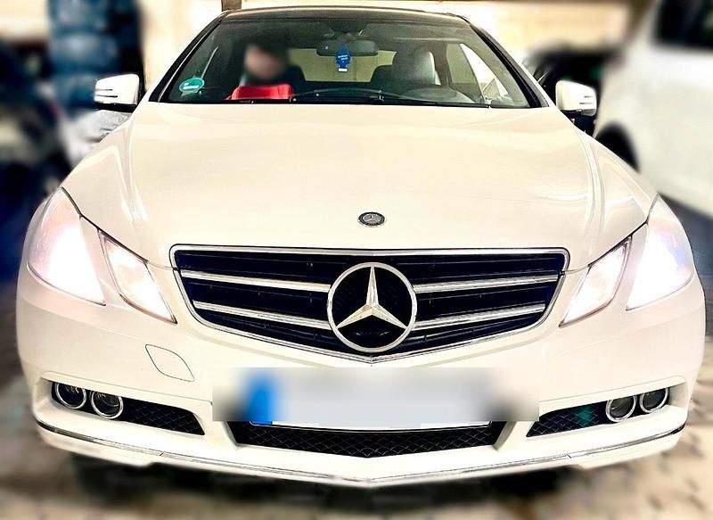 Usata Mercedes E250 Elegance 209 CV (153 kW) 2010 Bianco Coupé
