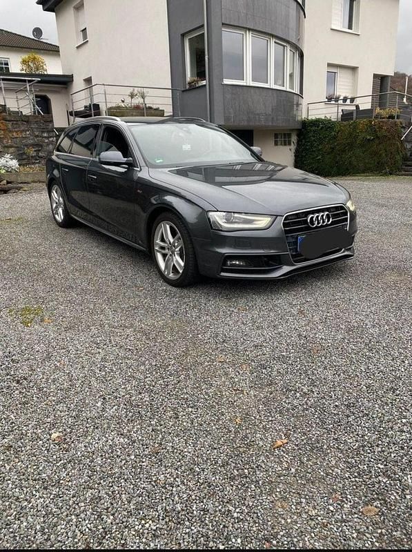 Grau Gebraucht 2014 Audi A4 S-Line Kombi | 8.000 € (Superpreis) - Bild 1/4